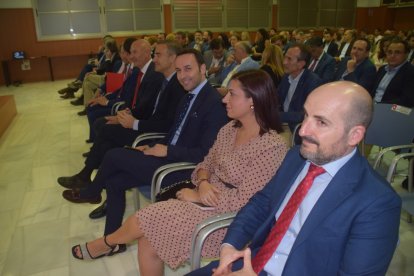 Numerosos empresarios, autoridades y representantes de la sociedad almeriense acudieron a la entrega de premios.