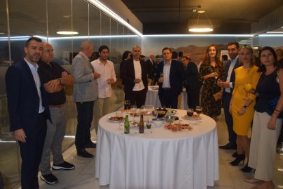 Tras el acto oficial se celebró un cóctel en las instalaciones de la Cámara de Comercio en Avda. de Cabo de Gata.