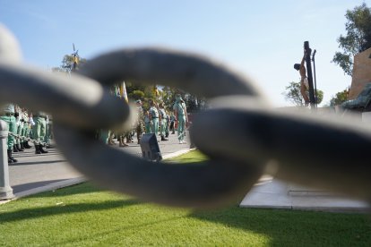 Homenaje en el monumento a los caídos