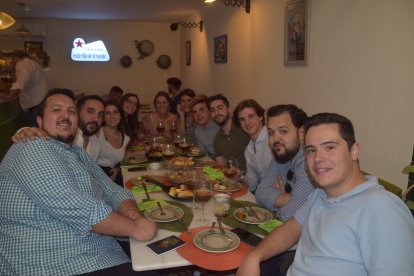 Luis Miguel de Villena y amigos en Quesería Yo sin ti.