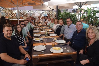 Cofrades y amigos del Paso Negro de Pulpí en La Consentida.