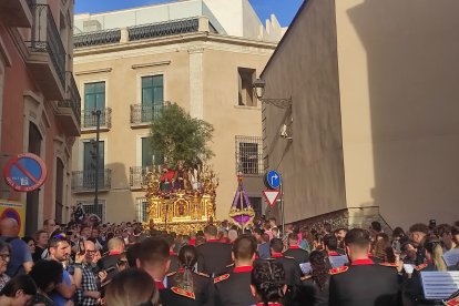El centro de la ciudad está repleto de gente en esta jornada de sábado.