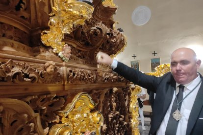 El capataz marca la salida.