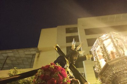 Pasión en su salida extraordinaria por la magna de Almería.