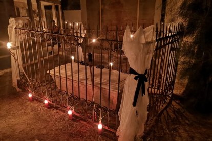 La tumba más antigua de todo el cementerio, inclusive más antigua que el propio cementerio.