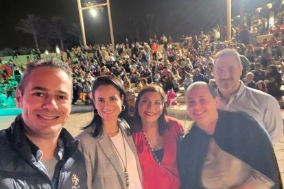 El Ayuntamiento apoyó la I Noche en Negro de Retamar-El Toyo organizada por la Asociación de Empresarios RETO.