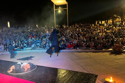 I Noche en Negro de Retamar-El Toyo organizada por la Asociación de Empresarios RETO.