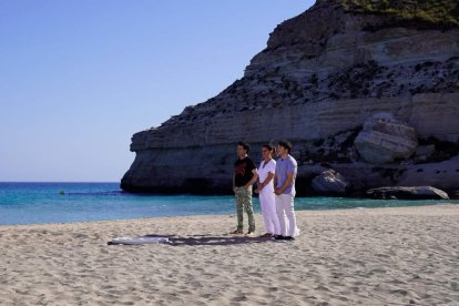 Pepe Rodríguez, Jordi Cruz y Samantha Vallejo-Nágera en Agua Amarga.