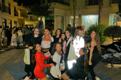 Los veratenses aprovecharon la ocasión para disfrazarse y vivir una noche terrorífica.