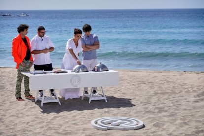 El chef Dani García junto a Pepe Rodríguez, Jordi Cruz y Samantha Vallejo-Nágera.