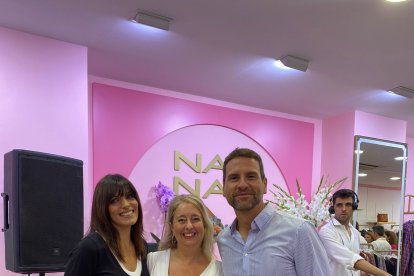 Mamen Mezquita, con Eva Pedraza y su marido, el actor Miguel de Miguel.