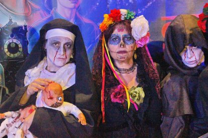 La cosplay de Halloween. 