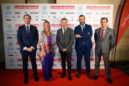 Francis Rubí (CaixaBank), Begoña García (AgroBank), Emilio Fernández (AgroBank), Antonio González (CaixaBank) y Vicente Torres (AgroBank).