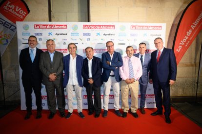 Pablo Castillo, Antonio Muñoz, Juan María, Pedro, Manuel Sola, José Antonio Flores Jesús Lazo y Gerardo Peregrín.