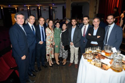 Manuel Cortés, alcalde de Adra; Amós García, delegado de la Junta; Aránzazu Martín, delegada del Gobierno de la Junta, la teniente Lucía Ortiz; Lorena Nieto, Jesús Luque y Juanjo Segura, concejales del Ayuntamiento de Almería; y José Francisco C