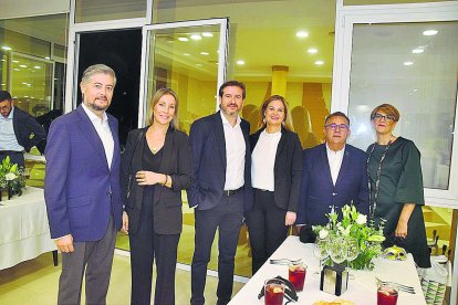 Representantes de CAJAMAR, con sus respectivas esposas.