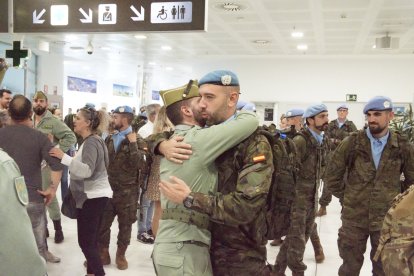 España contribuye aproximadamente con 600 militares.
