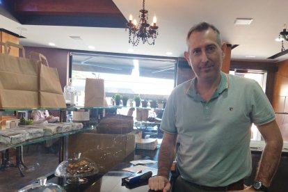 Julio Martin Albacete en cafetería Roypa en Almeria.