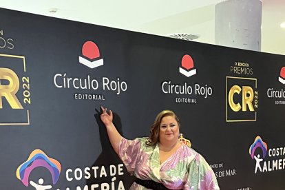 Itziar Castro, pasando por la alfombra roja.