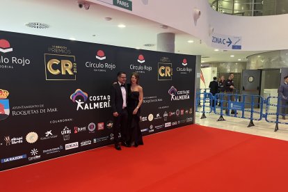 Alberto Cerezuela, director y fundador de la editorial líder en autoedición en Europa, junto a Noelia Pérez.