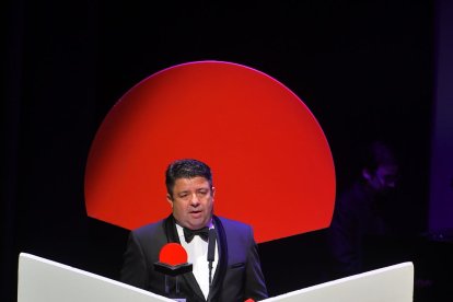 El galardonado durante su intervención.