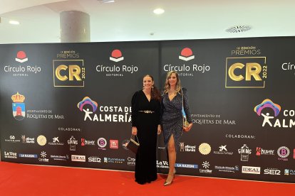 Alejandra Abad y Ana Mora.