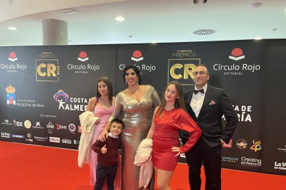 Miryam Moya y sus acompañantes.