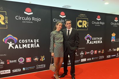 José Núñez, autor de Shukran My Friends, uno de los títulos nominados, y su esposa, Virginia Rute.