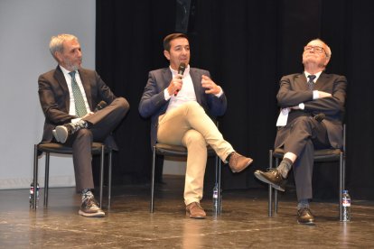 Pérez Montero se dirige a los asistentes al acto.