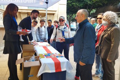 La iniciativa con los banderas de Almería