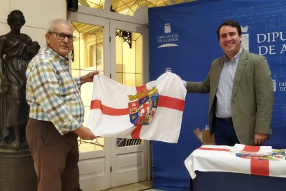 Una bandera para un almeriense.