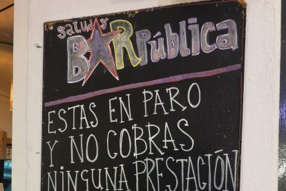 El famoso cartel que se ha viralizado en redes sociales.