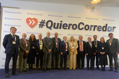 La consejera de Fomento, con la delegación almeriense.