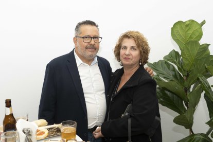 Antonio Valdivieso, secretario general de Comisiones Obreras de Almería, acompañado por María Isabel López.