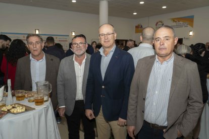Manuel García, Miguel Pérez López, Francisco de Ves y Bertín Góngora, de Coprohníjar, que se llevó el galardón en el apartado Empresa.