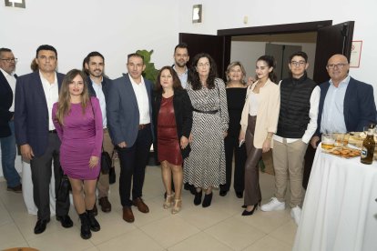 Fotografía de familia de la empresa Biosol Portocarrero.