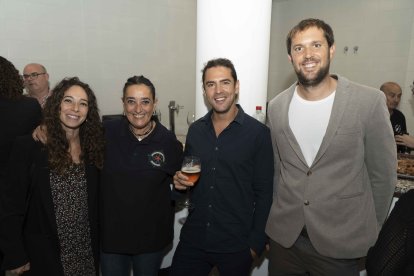Miriam Beas y Pablo, de Happy Kayaks; Mónica López, de Subparke Turismo Activo, e Iñaki, de Cabo de Gata Experience.