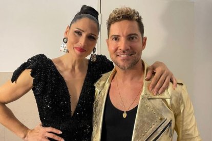 Rosa López posa junto con el protagonista de la noche, David Bisbal.