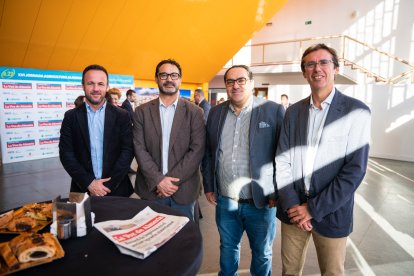 Emilio Fernández, Víctor Bretones, José Luis Fernández, de Caixabank, y Manuel Moreno, concejal del Ayuntamiento de Níjar.