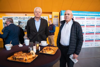 Paco del Águila, de Viagro, y Juan Gázquez, ingeniero técnico agrícola.