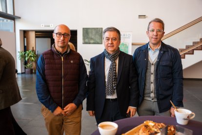 Julio Pérez, de Redexis, Diego Berenguel y Juan Ignacio García, de ENDESA.