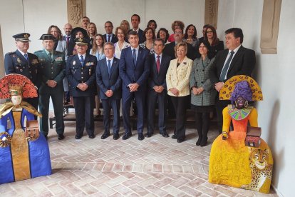 Foto de familia en el acto organizado por los Premios Menina en Baza, con dos galardones para Almería.