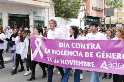 Un año más, los vecinos de Adra salieron a la calle.