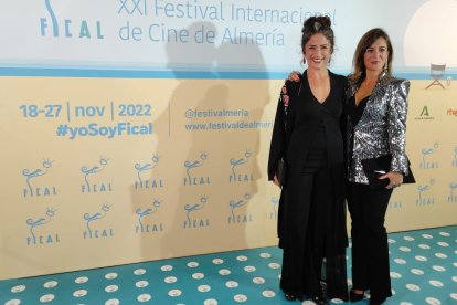 Silvana Navas y Carmen Canivell.