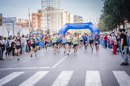 Los corredores toman la salida