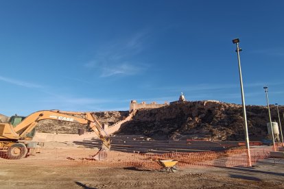 Las máquinas trabajan a pleno rendimiento para el Jardín Mediterráneo
