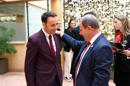 Ricardo Céspedes, de CM2000, y Jerónimo Parra, presidente de la Cámara de Comercio de Almería.