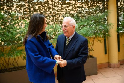 Aránzazu Martín, delegada del Gobierno de la Junta en Almería, y José Luis Martínez, editor de La Voz de Almería.
