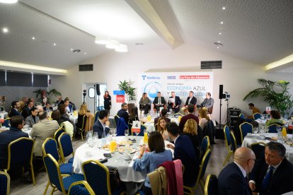 Vista parcial del salón del Hotel Avenida donde tuvo lugar en acto.
