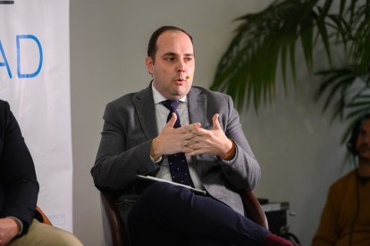 Sergio Arjona, viceconsejero de Sostenibilidad, Medio Ambiente y Economía Azul, durante su intervención en la mesa redonda.